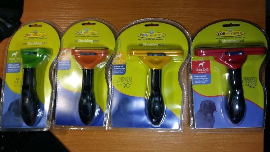 Фурминатор для длинношерстных собак и кошек с кнопкой Furminator Short Hair Large 10 см, Черный