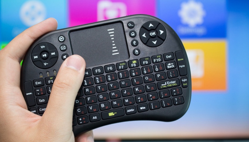 Беспроводная мини клавиатура, русская с тачпадом и подсветкой UKC i8 2.4G для Smart TV, клавиатура пульт