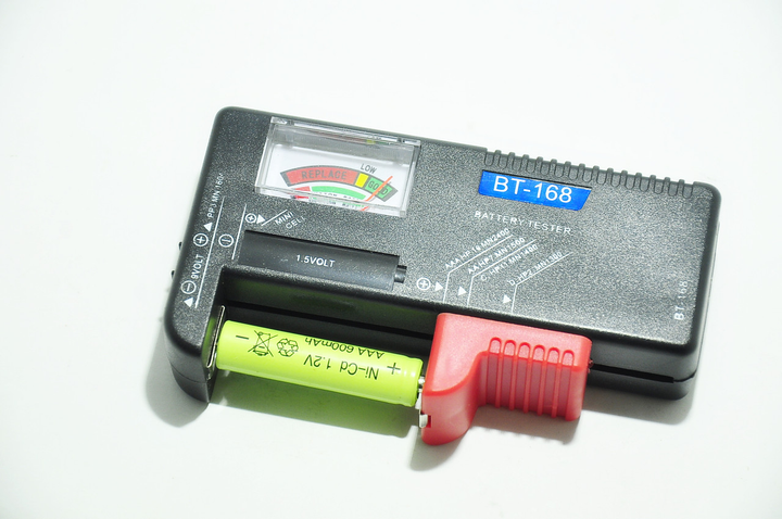 Цифровий тестер батарей BT-168 PRO