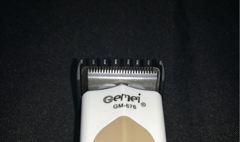Триммeр для бoрoды Gеmei GM 676