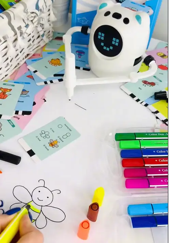 Робот-художник для детей / Робот для рисования Drawing Robot / Обучающая игрушка для детей