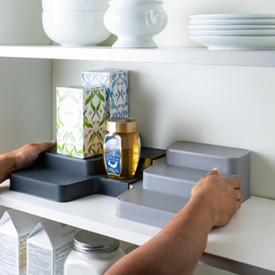 Раздвижной многоуровневый органайзер Extendable Tiered Organizer &ndash; практичное решение для вашей кухни  , Чёрно - белый