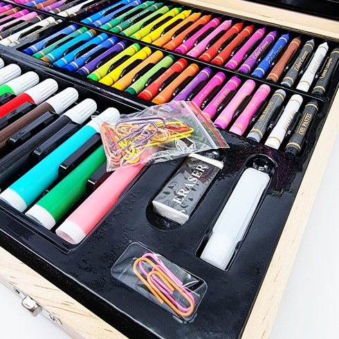 Дитячий набір для малювання та творчості 220 предметів у дерев'яній валізі