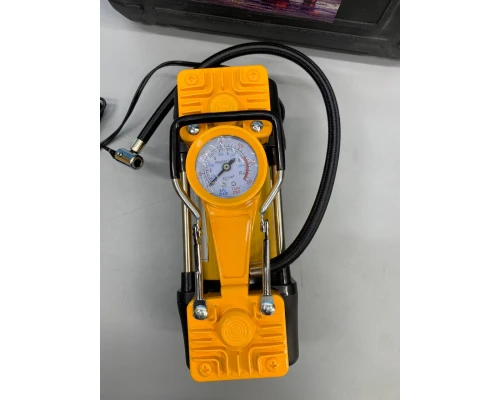 Авто компрессор с набором инструментов в кейсе YELLOW / Автомобильный двухпоршневой Сила ДАБЛ