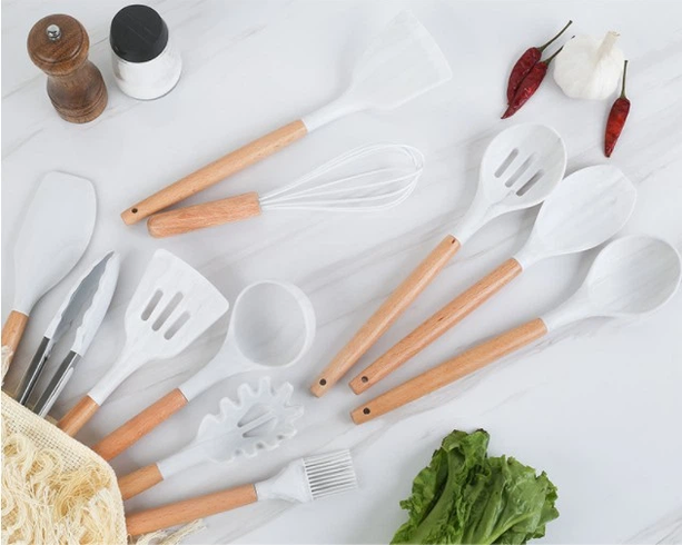 Набор кухонных принадлежностей силиконовый Kitchen Set RB-2239 белый (12 предметов)