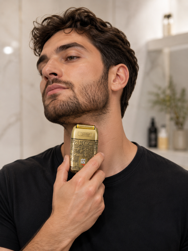 Бритва VGR V 336 Gold / Шейвер аккумуляторная с тройным лезвием / Электробритва 8500 об/мин
