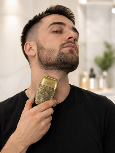 Бритва VGR V 336 Gold / Шейвер аккумуляторная с тройным лезвием / Электробритва 8500 об/мин