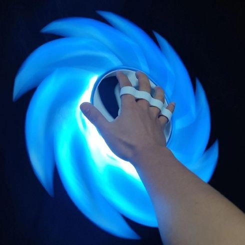 Детская вращающаяся игрушка с LED подсветкой / Световой летающий диск Eightfold Light Disc 360&deg; 666-2