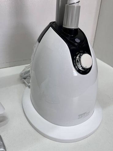 Відпарювач вертикальний для одягу зі стійкою Zepline ZP-130 3000W Білий