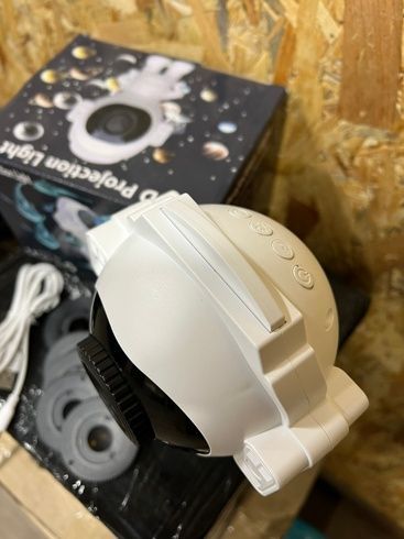 Не працює лампочка Лазерний нічник-проектор Астронавт-космонавт зоряне небо з картриджем