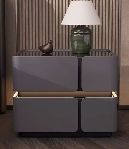 Прикроватная тумба из экокожи с LED подстветкой, USB, датчик движения, беспроводная зарядка, Bluetooth-аудио Серая