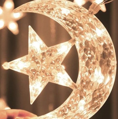 Світлодіодна новорічна гірлянда штора Зірка на місяці з пультом 12 предметів, Белый тёплый