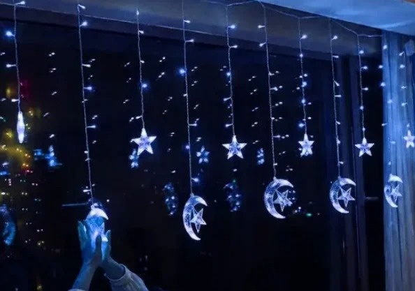 Светодиодная новогодняя гирлянда штора Звезда на месяце с пультом 12 предметов Белый