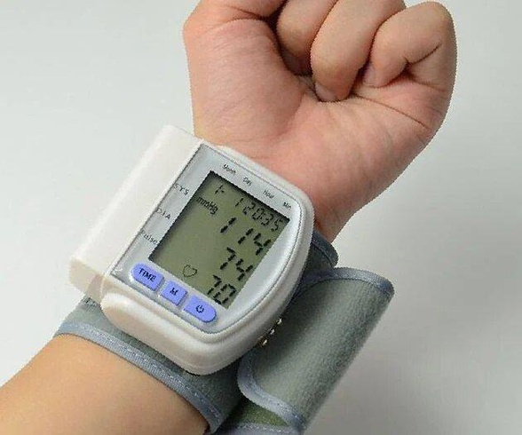 Автоматичний тонометр для вимірювання тиску пульсу на зап'ясті Blood Pressure Monitor CK-102S