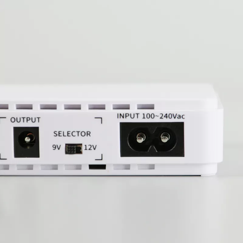 UPS для роутера та відеокамери з акумулятором &ndash; powerbank з виходом 5V, DC-9/12V, POE 15/24V