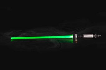 Световой меч Джедая Space Sword двухсторонний на батарейках Зеленый
