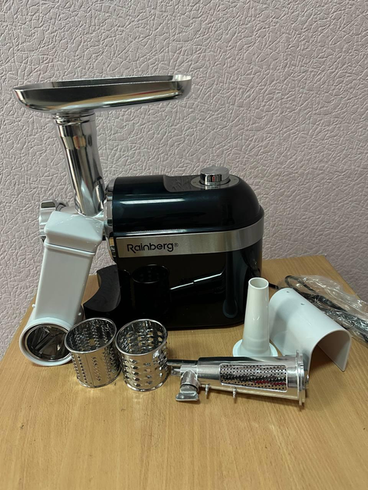 Мясорубка электрическая Rainberg RB-2270 черная