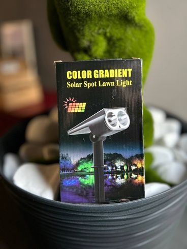 Садовий LED світильник на сонячній батареї Color Gradient Solar Spot Lawn Light